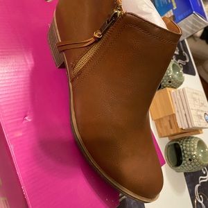 Brown rampage new booties size 91/2 new